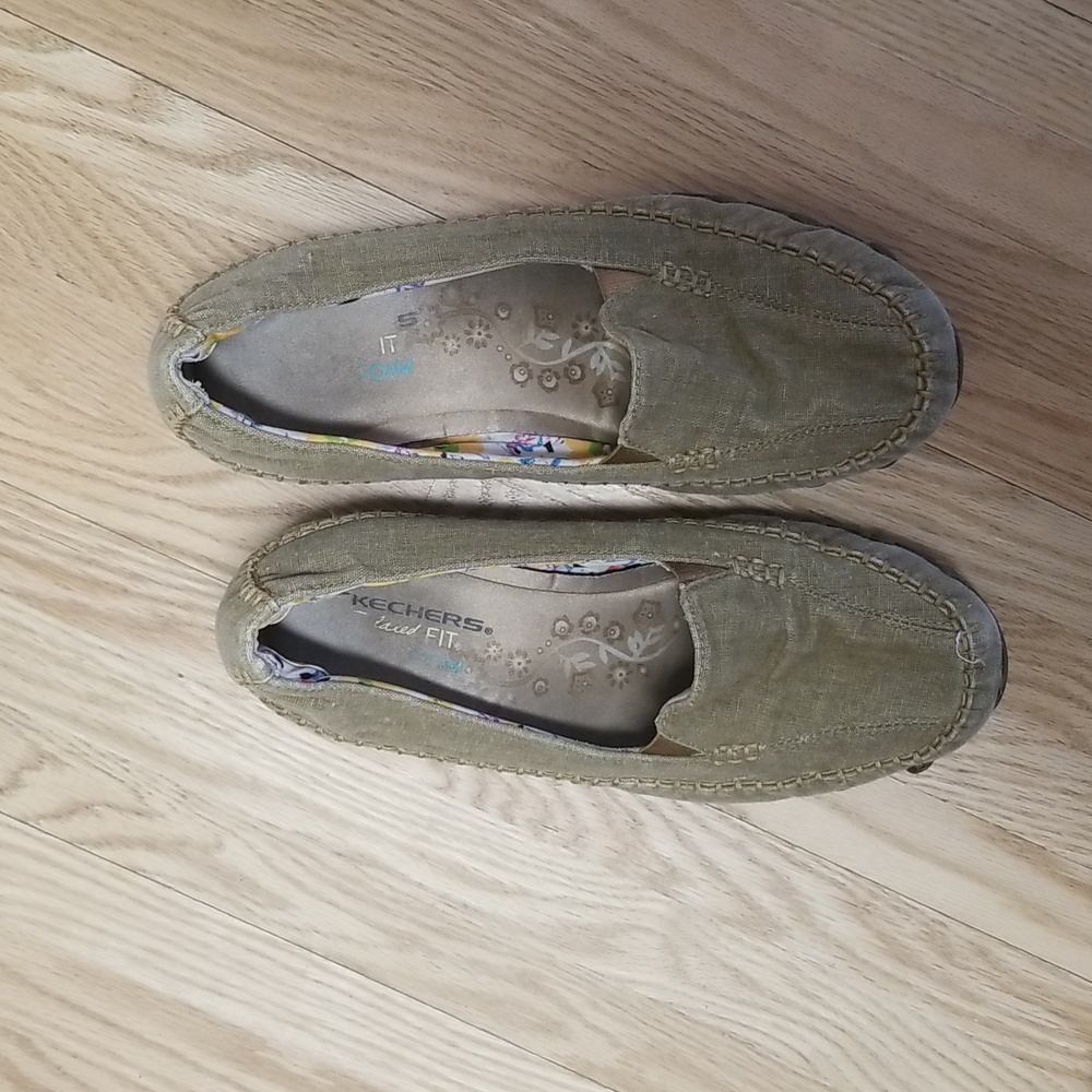Sketchers loafers